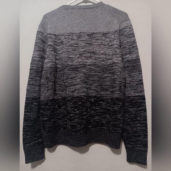 Neiman Marcus Sweater Men Wool-Cashmere Blend Black/Gray SzM Crew Neck Classic - Picture 2 of 9